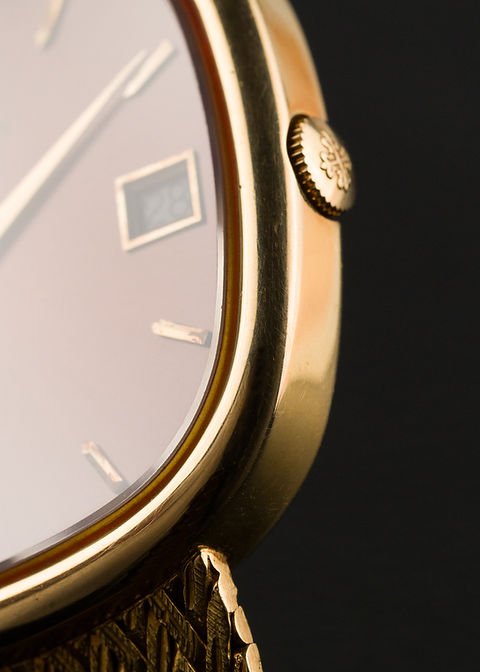 1979 Patek Philippe Ellipse Ref. 3604/2J 'Golden Circle' with Burgundy dial