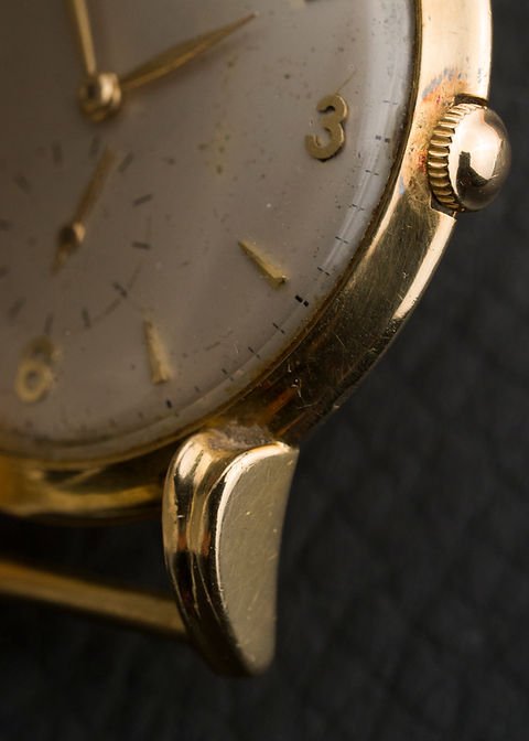 WhatsApp Image 2026-09-29 at 08.12.13 (2) 1940s Patek Philippe Calatrava Ref. 2420 'Claw Lugs' in 18K Yellow Gold