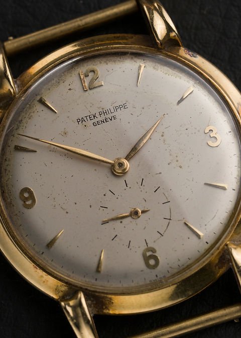 WhatsApp Image 2026-09-29 at 08.12.13 1940s Patek Philippe Calatrava Ref. 2420 'Claw Lugs' in 18K Yellow Gold