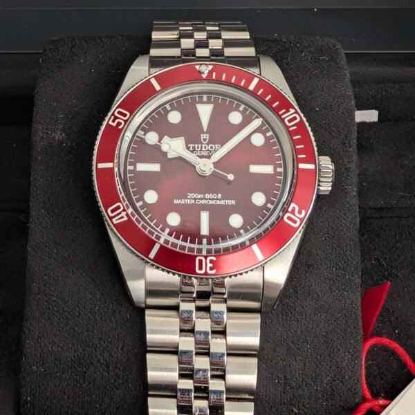 Tudor Black Bay 58 Burgundy Tudor Black Bay 58 Burgundy
